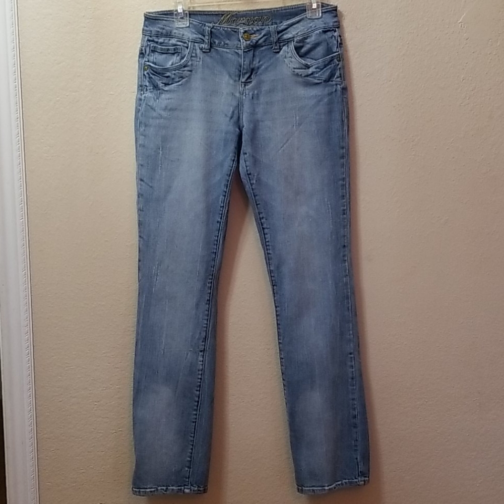 Delia's straight leg jeans